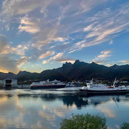 Sentrumsnaer Leilighet Med Utsikt Svolvær Kültér fotó